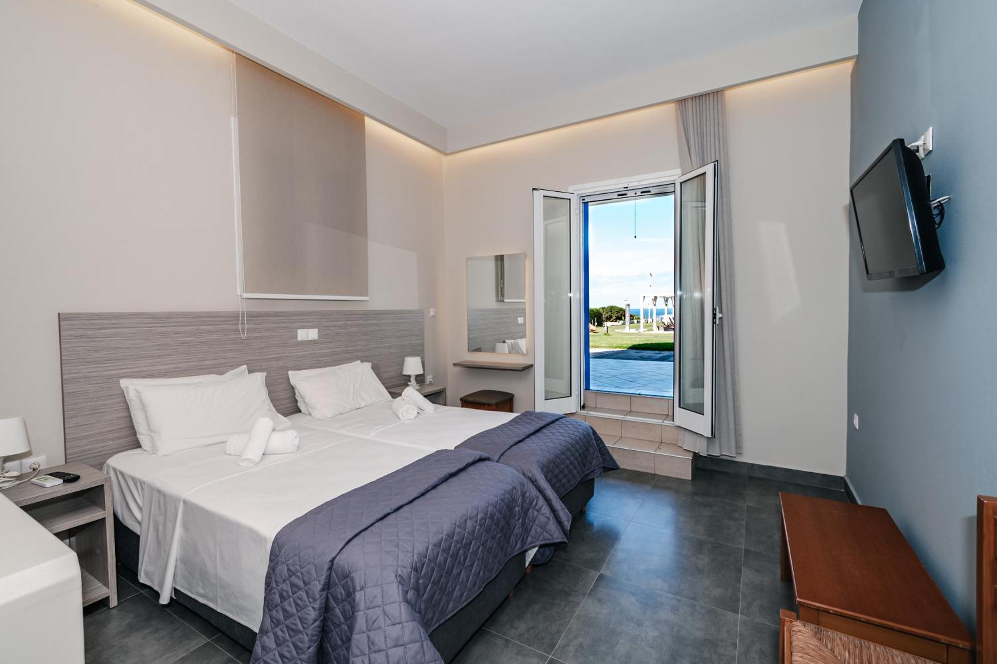 Mesogeios Hotel Marathopoli Exterior photo