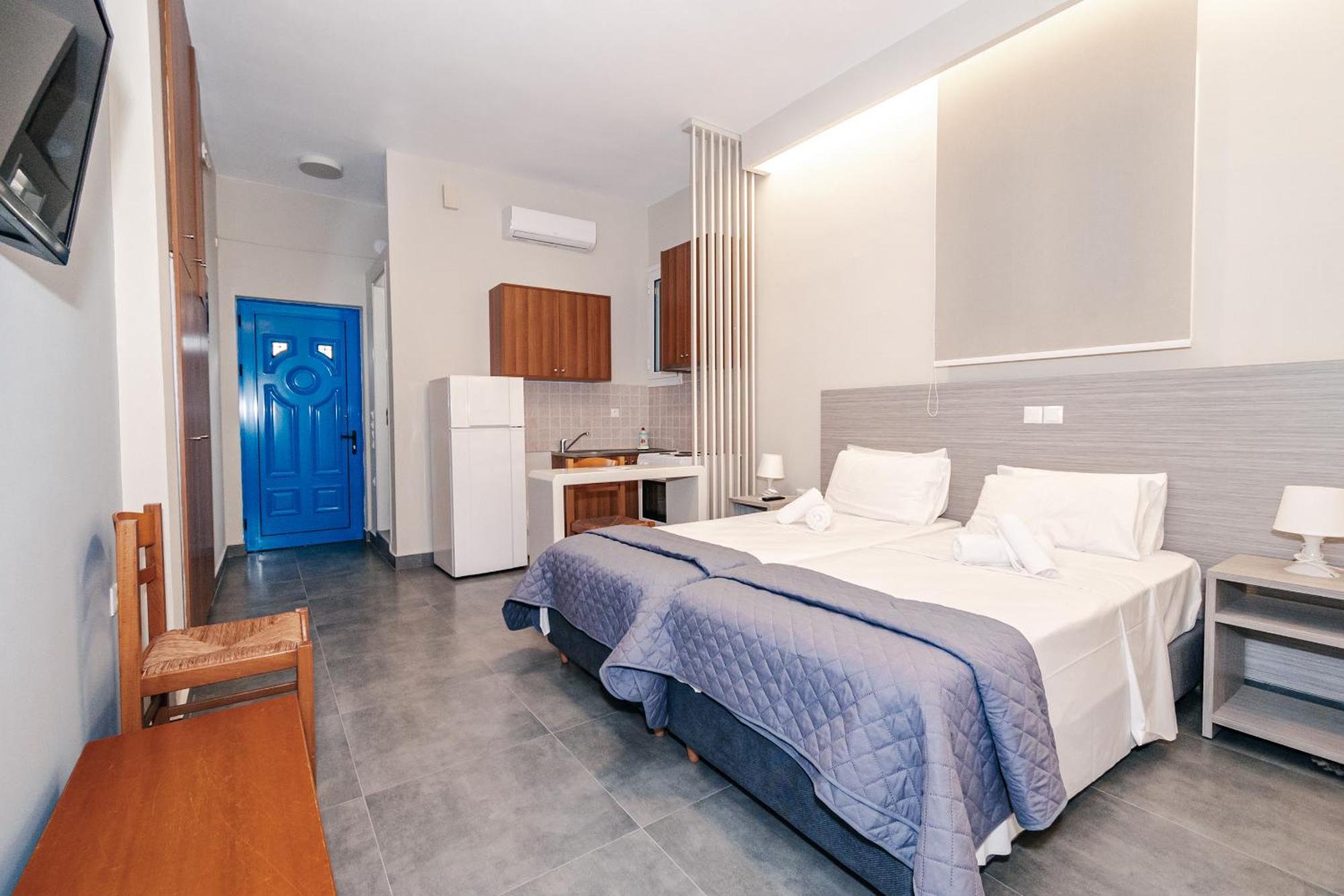 Mesogeios Hotel Marathopoli Exterior photo